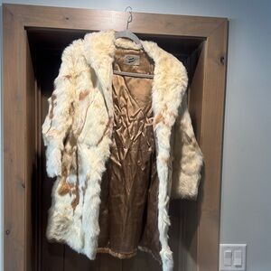 Cornelius Furs - Elegant Cream Fur Coat